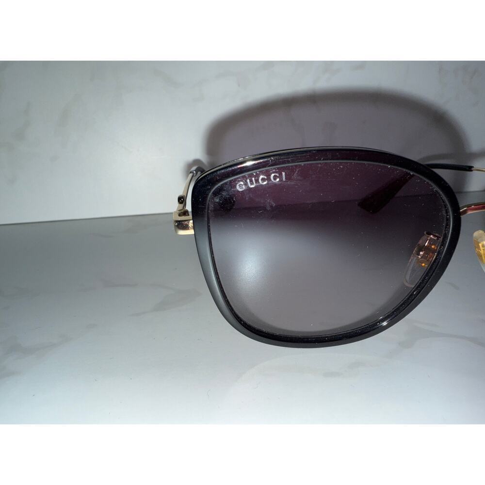 Gucci Cat-Eye Sunglasses in Black with Gold Trim - Vintage - Picture 6 of 6